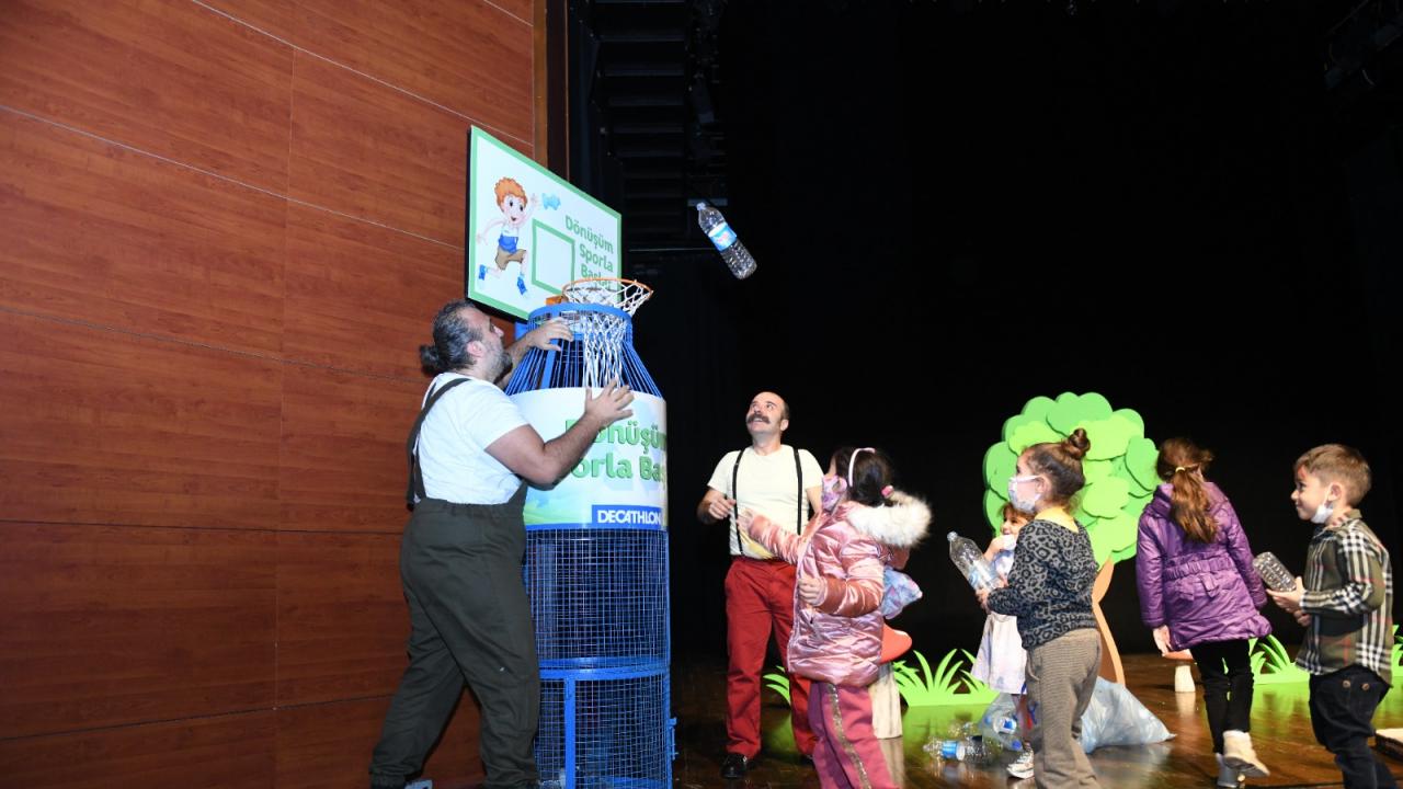 Yenişehir Belediyesi çocukları “Masal Gezginleri Çevreci Kahramanlar Arıyor” adlı interaktif