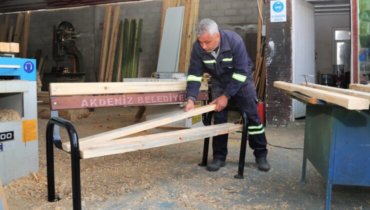 Akdeniz Belediyesi Park ve Bahçeler Müdürlüğü ekipleri, ilçe sınırları içerisindeki