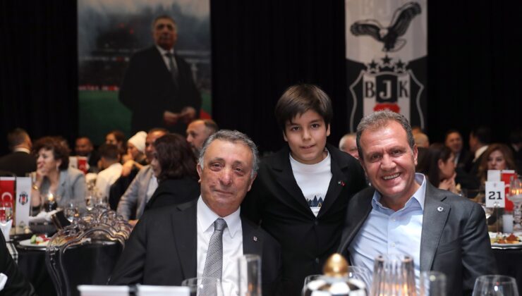 SEÇER, MERSİN BEŞİKTAŞLILAR DERNEĞİ’NİN 30. YIL BALOSU’NA KATILDI Mersin Büyükşehir Belediye Başkanı Vahap Seçer, Mersin Beşiktaşlılar Derneği’nin 30.