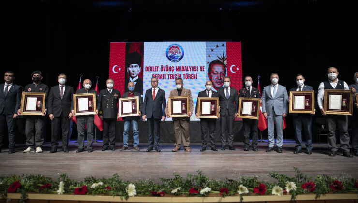 Mersin Büyükşehir Belediye Başkanı Vahap Seçer, Mersin Valiliği tarafından düzenlenen