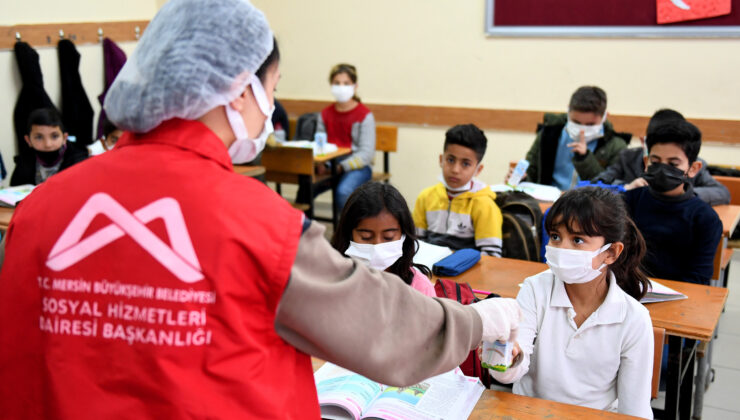 Mersin Büyükşehir Belediye Başkanı Vahap Seçer’in öncülüğünde başlatılan “Süt Senin Gurur