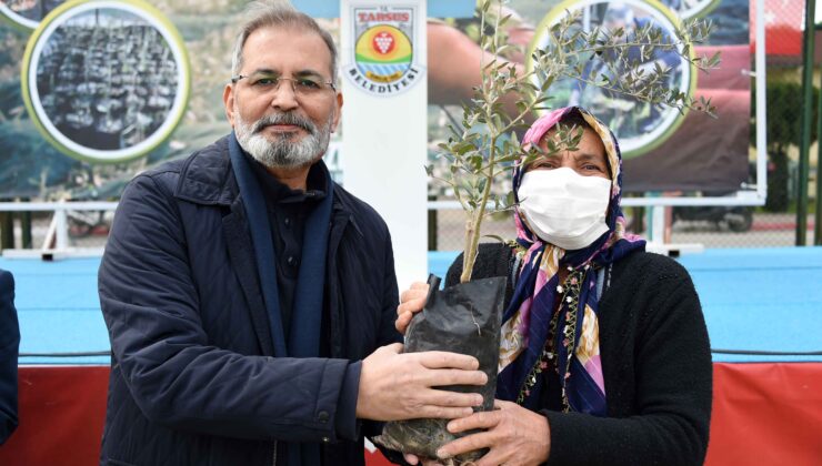 Tarsus Belediyesi, baharın gelişini kutlamak amacıyla vatandaşlara Bahar Şenliği düzenledi.