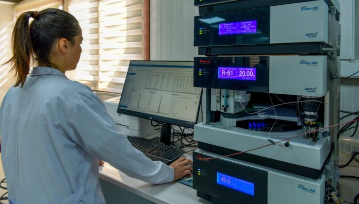 MESKİ SU ANALİZ LABORATUVARI SÜREKLİ KENDİNİ GELİŞTİRİYOR Mersin Büyükşehir Belediyesi Mersin Su ve Kanalizasyon İdaresi (MESKİ) Genel