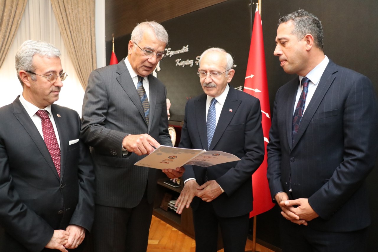 Ankara’ya giderek bir dizi ziyarette bulunan Mezitli Belediye Başkanı Neşet