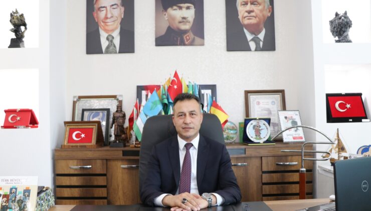 BAŞKAN AKGÜL: “ÜLKÜCÜ TÜRK GENÇLİĞİ ATASI’NIN İZİNDE, GÖSTERDİĞİ HEDEFE EMİN ADIMLARLA İLERLEYECEK” Ülkü Ocakları Mersin İl Başkanı Yavuz Akgül, Gazi Mustafa Kemal