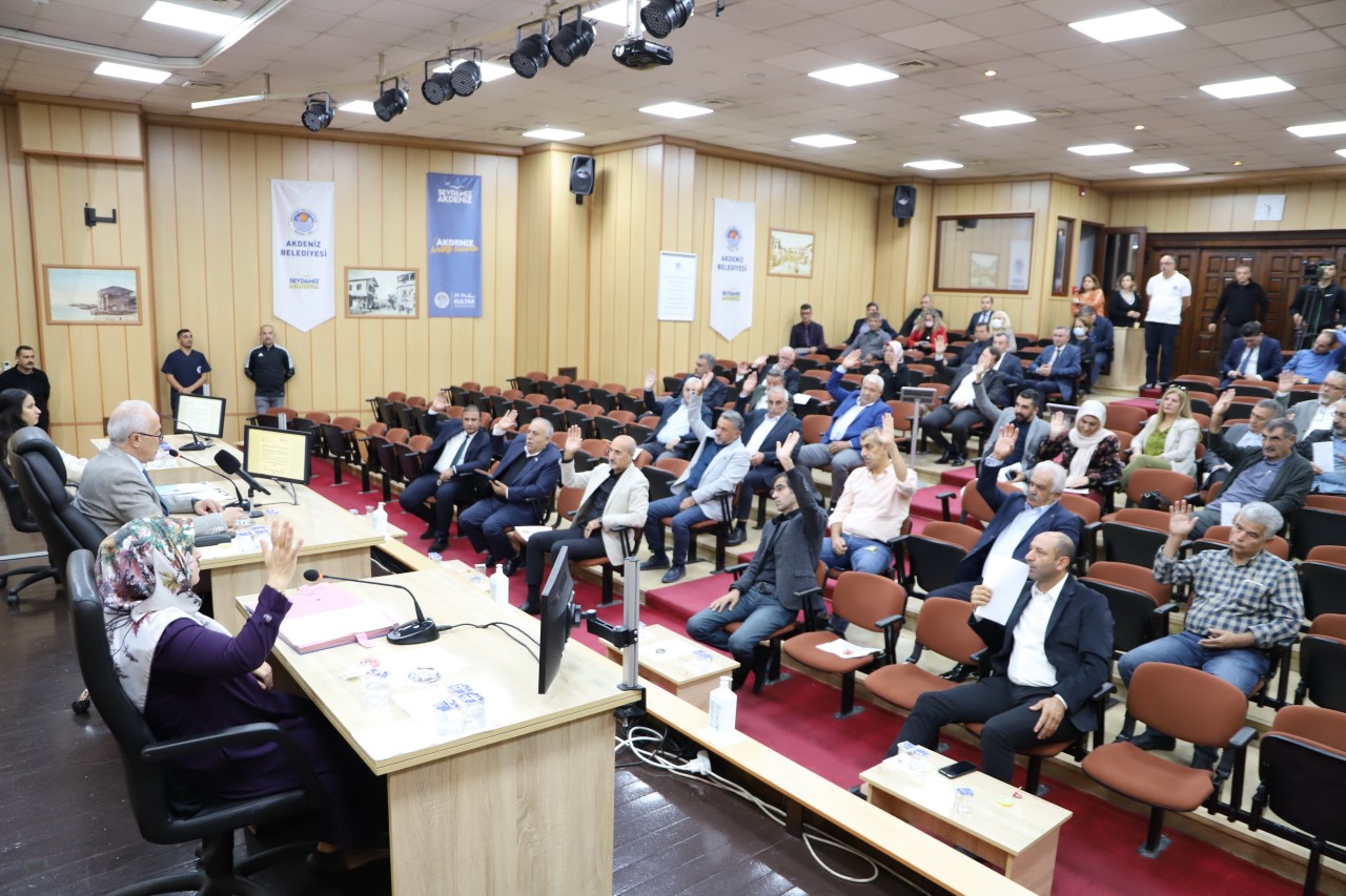 BAYRAK DEDE’NİN HATIRASI YAŞADIĞI MAHALLEDEKİ PARKTA YAŞAYACAK Akdeniz Belediye Meclisi, Kasım ayı ikinci birleşimini, M. Mustafa Gültak