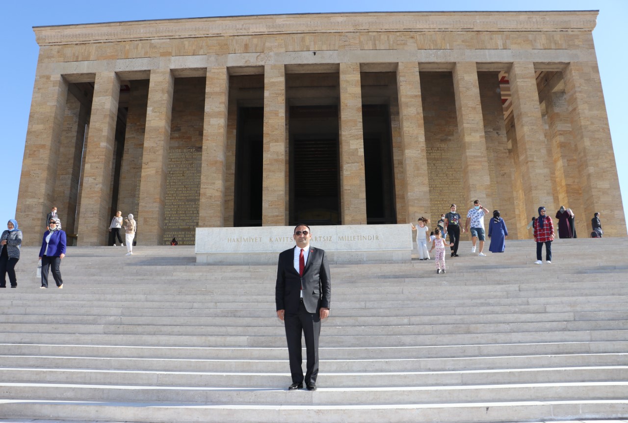 Toroslar Belediye Başkanı Atsız Afşın Yılmaz, Cumhuriyetimizin kurucusu Gazi Mustafa