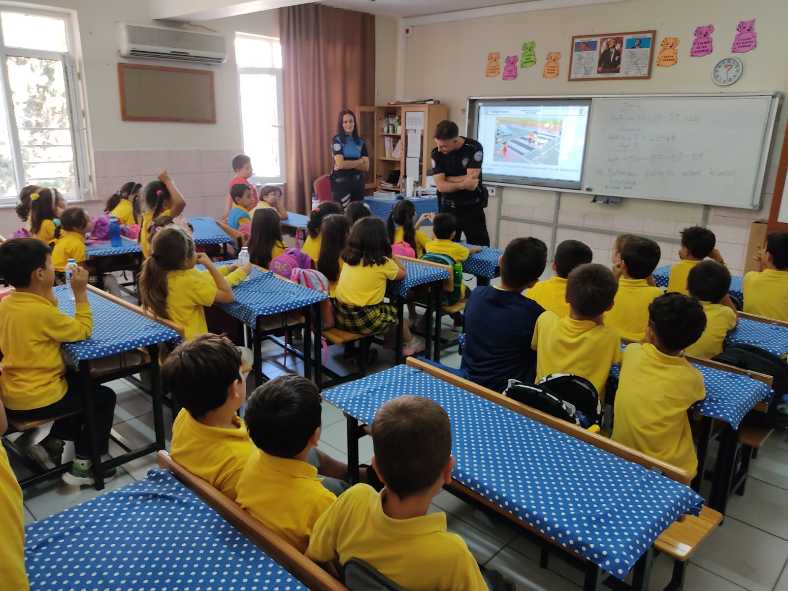 Silifke İlçe Emniyet Müdürlüğü öğrencilere trafik eğitimi verdi. Verilen eğitimler