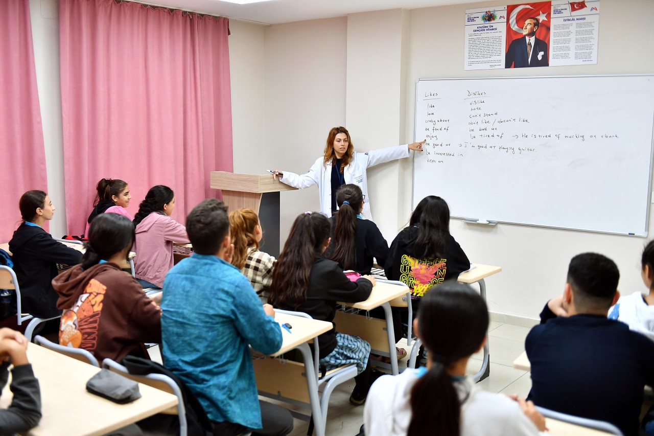 Mersin Büyükşehir Belediye Başkanı Vahap Seçer’in, ‘Gelecek eğitimdedir, bilimdedir’ anlayışının yansıması olan