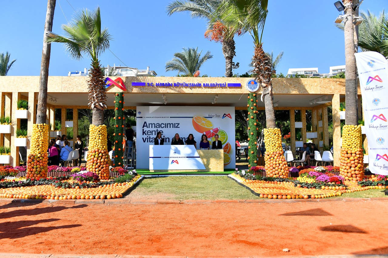 Bu yıl 8.’si düzenlenen ‘Uluslararası Mersin Narenciye Festivali’ renkli görüntülere sahne oldu.