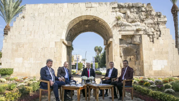 Mersin Büyükşehir Belediye Başkanı Vahap Seçer, Uluslararası Tarsus Festivali dolayısıyla