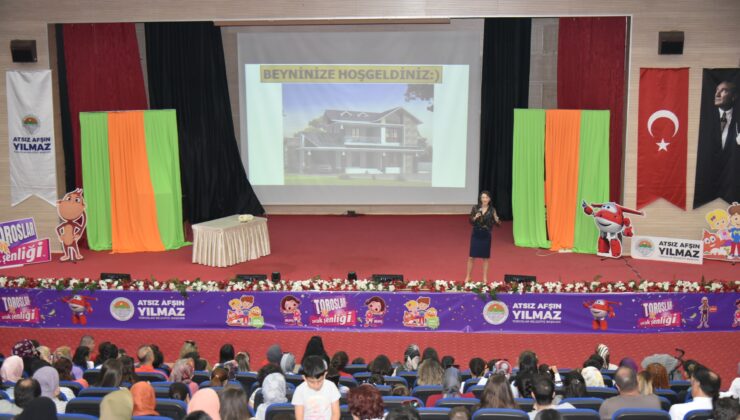 Toroslar Belediyesinin ara tatilde çocuklara armağan ettiği ve yoğun ilgiyle