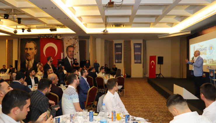 BAŞKAN GÜLTAK HİZMET VE PROJELERİ GENÇLERE ANLATTI Başkan Gültak; 2019 yılı yerel seçimlerinin üzerinden geçen 3 buçuk