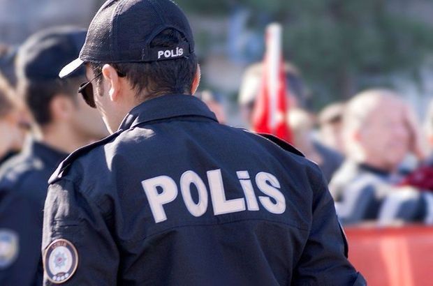 MERSİN’DE SİLAH KAÇAKÇILIĞI OPERASYONU Silah kaçakçılığı yaptığı belirlenen 17 şüpheli, Mersin’de polis ekiplerince gözaltına