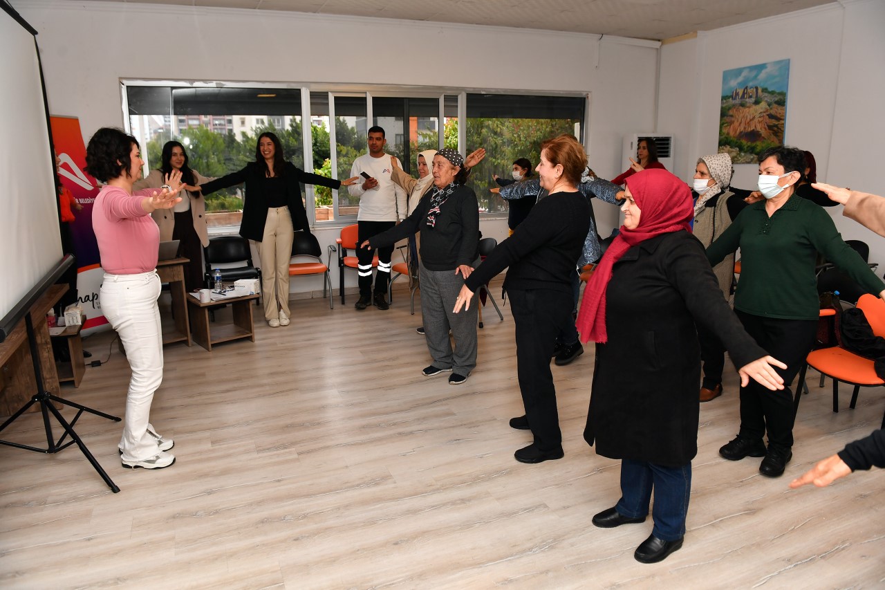 Mersin Büyükşehir Belediyesi Sağlık İşleri Dairesi bünyesinde hizmet veren Kadın