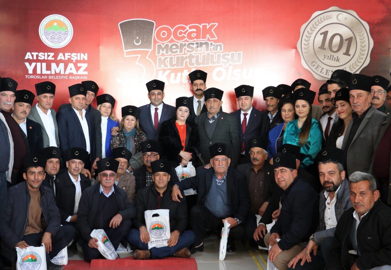 Mersinliler; Geleneksel 3 Ocak Zafer Yürüyüşü’nde bir araya gelerek, kalpaklarıyla,