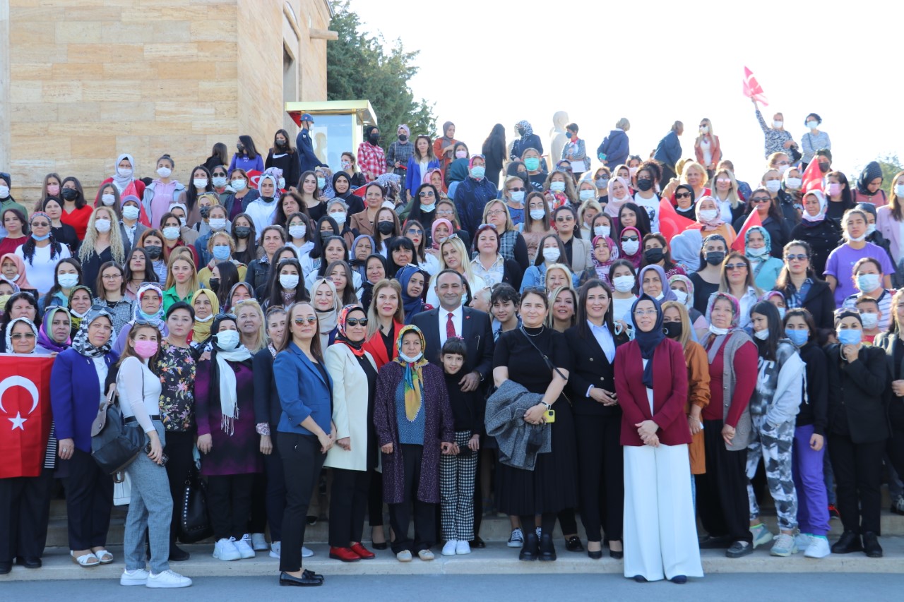 Toroslar Belediye Başkanı Atsız Afşın Yılmaz, yeni yıl dolayısıyla bir