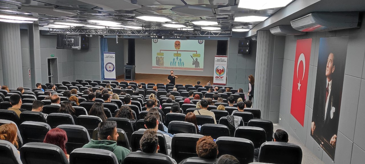 “Gençlerimizi terör örgütünün eleman kazanma yöntemlerine karşı bilinçlendirerek onların tuzaklarına