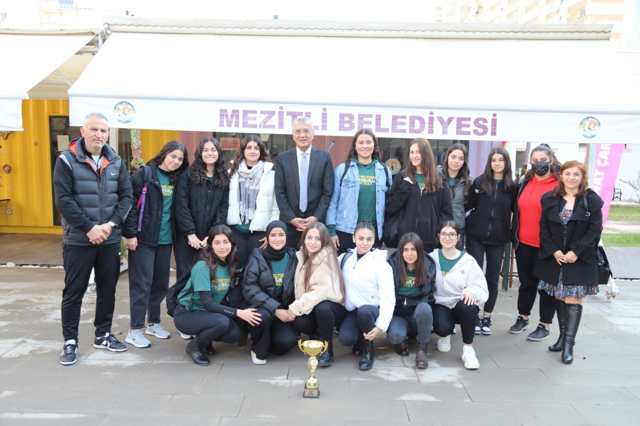 2022-2023 Eğitim Öğretim yılı Hentbol Genç Kızlar İl Birincisi olan