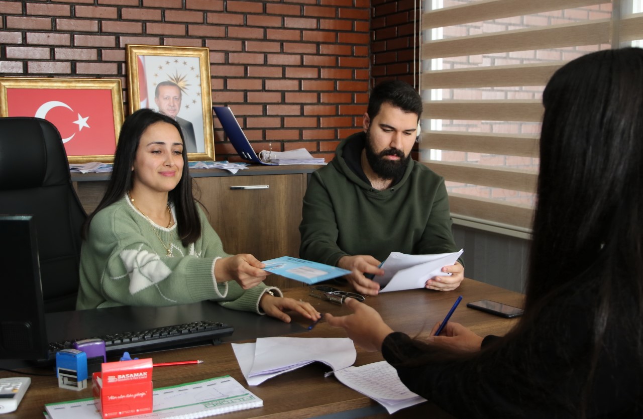 Akdeniz Belediyesi’nin; üniversitelerin 4 yıllık bölümünü kazanan Akdenizli öğrencilere 2