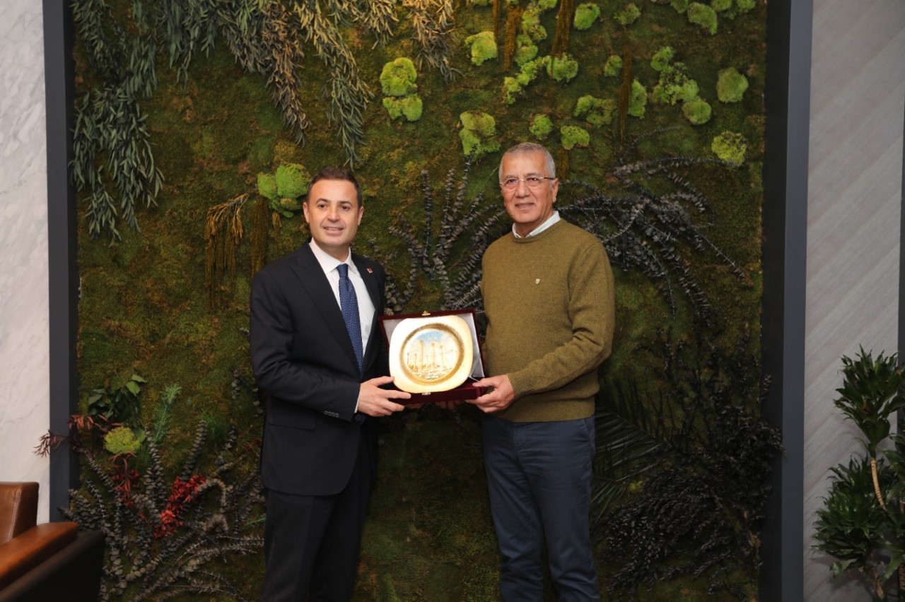 Mezitli Belediye Başkanı Neşet Tarhan, CHP Genel Başkan Yardımcısı ve