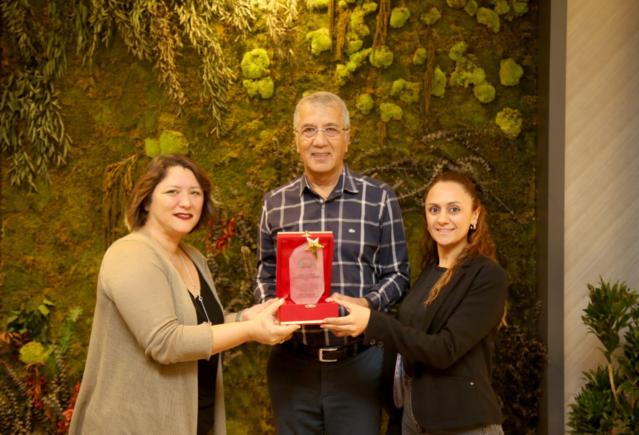 Aldığı ulusal ve uluslararası ödüllerle öne çıkan Mezitli Belediyesine bir