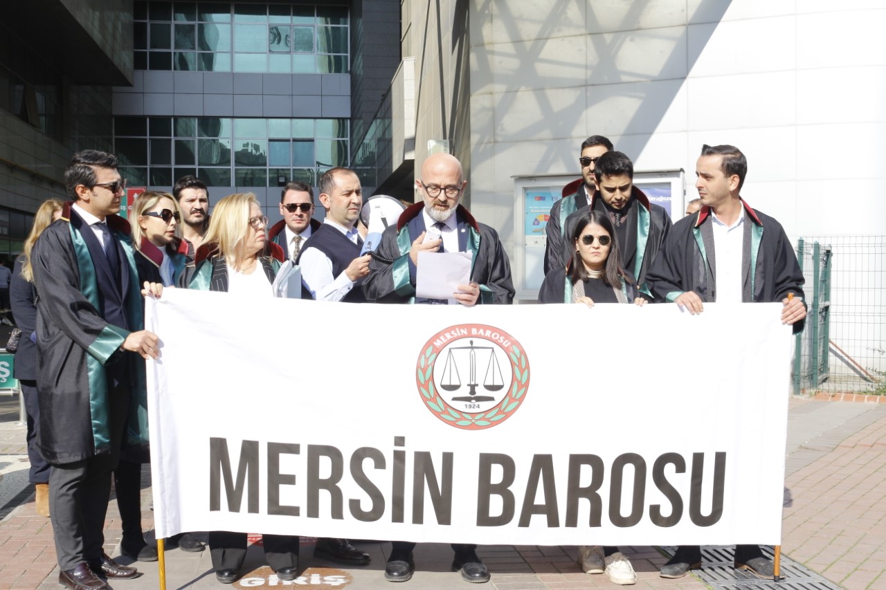 Mersin Barosu Avukat Hakları Merkezi,  bu yıl Afganistan’daki avukatlara ithaf