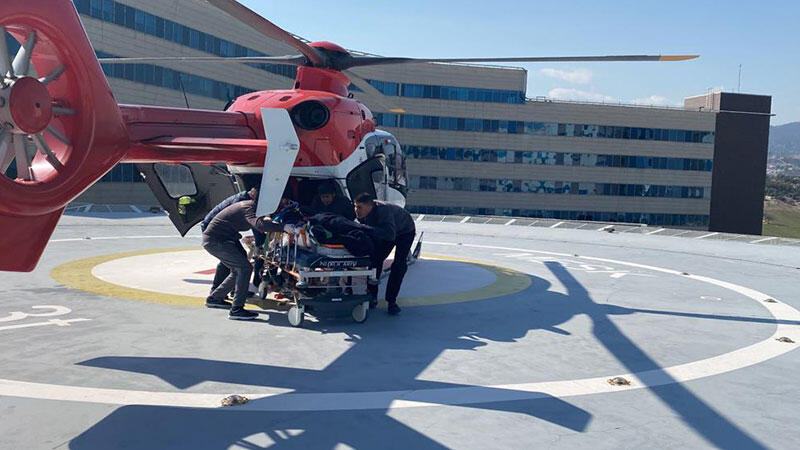 Adıyaman’da, 212 saat sonra enkazdan yaralı çıkarılan 77 yaşındaki Fatma