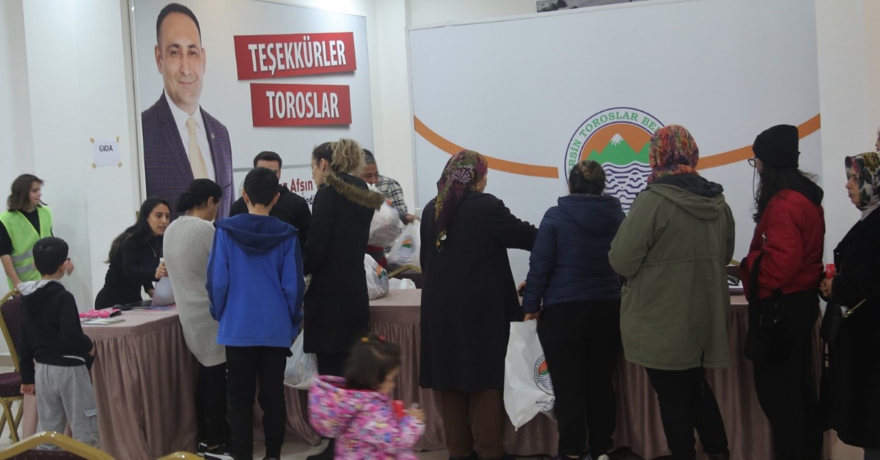 Toroslar Belediyesi, deprem bölgesinden kente gelen depremzedelere desteğini sürdürürken, Toroslar’da