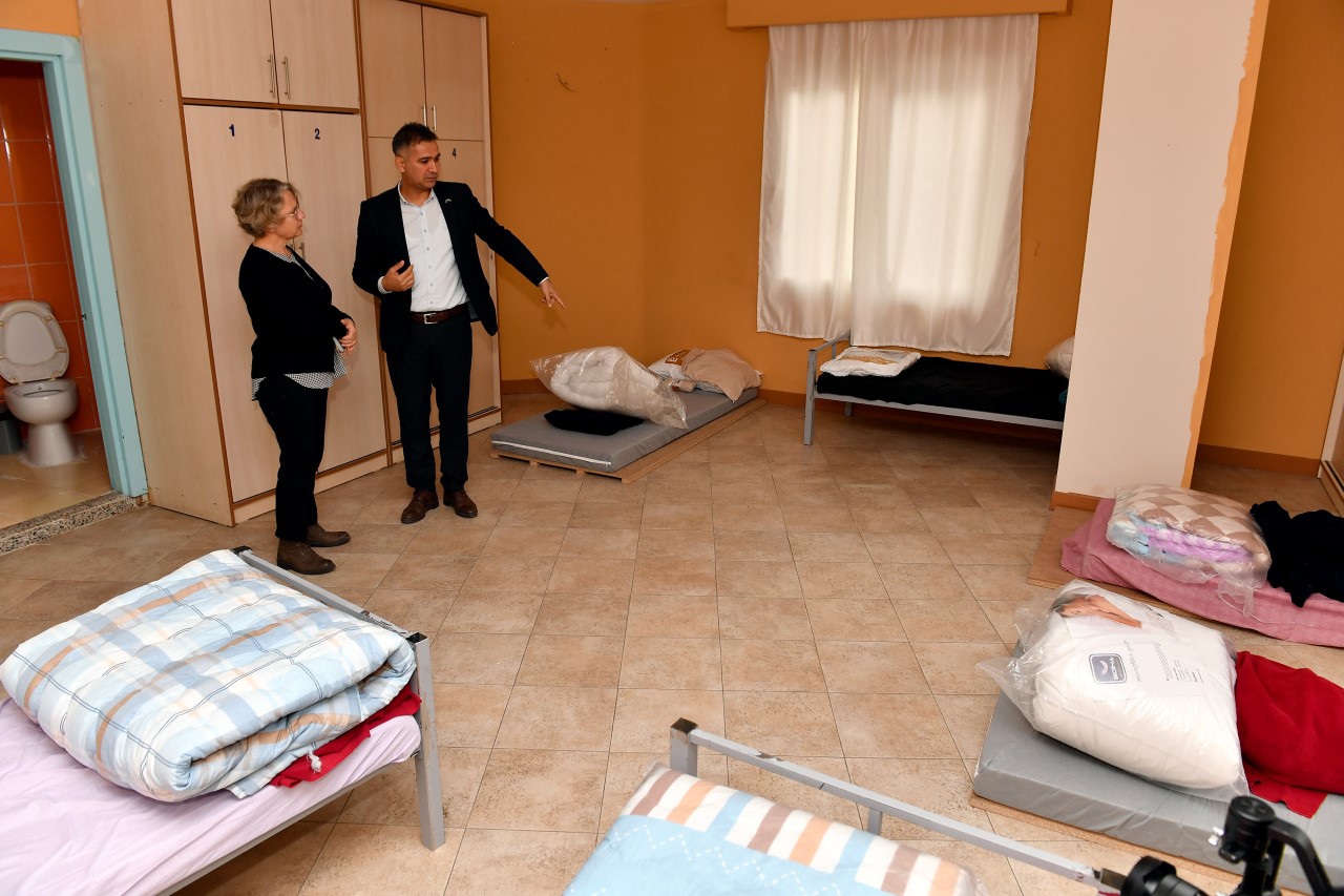 CHP Yoksulluk Dayanışma Ofisi Koordinatörü Hacer Foggo, Mersin Büyükşehir Belediyesi’nin kentte