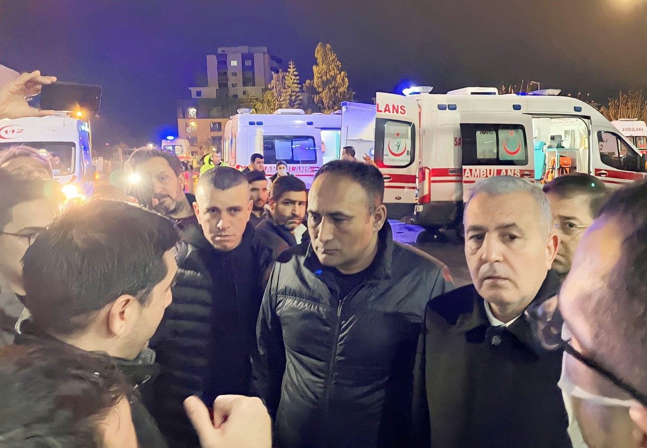 Toroslar Belediye Başkanı Atsız Afşın Yılmaz, afet bölgesinden Mersin Şehir