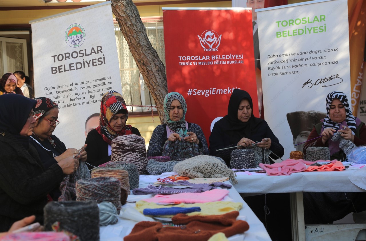 Toroslar Belediyesinin Teknik ve Mesleki Eğitim Kursları Merkezinin (TORTEK) eğitmenleri