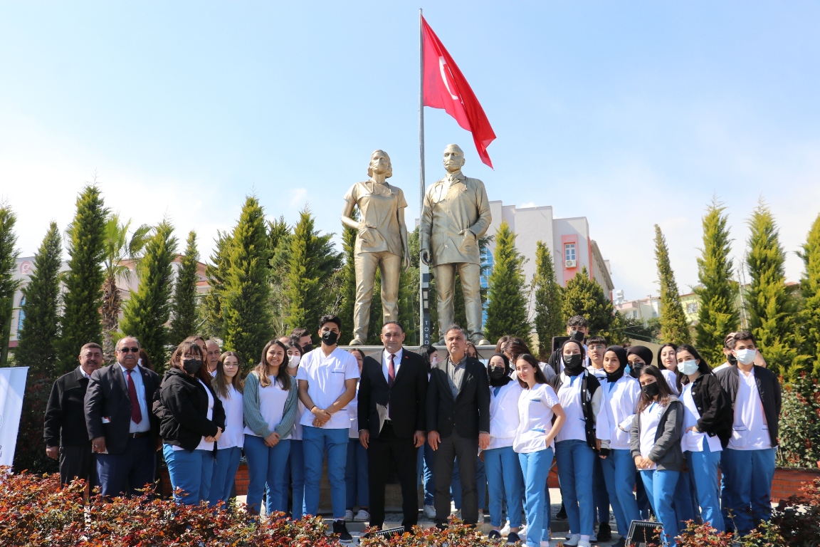 Toroslar Belediye Başkanı Atsız Afşın Yılmaz, 14 Mart Tıp Bayramı