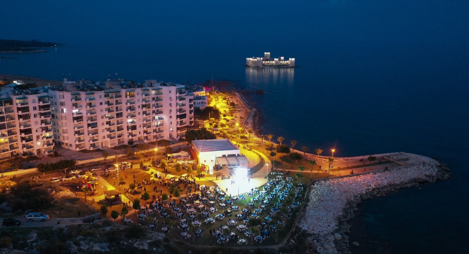 On bir ayın sultanı Ramazan Ayı geldi, binlerce gönül iftar