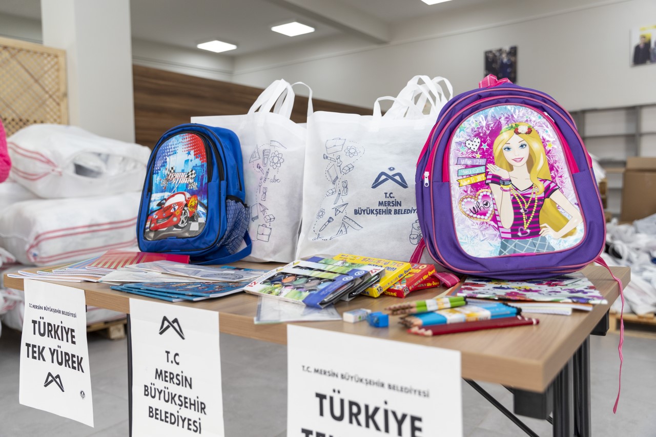 Mersin Büyükşehir Belediyesi, deprem bölgelerinden kente gelerek Mersin’deki okullara kaydını