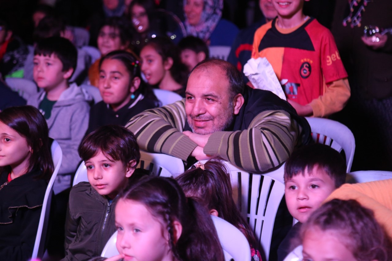 Mersin halkının geleneksel Ramazan etkinleriyle buluştuğu Toroslar Belediyesinin İftar Yemeği