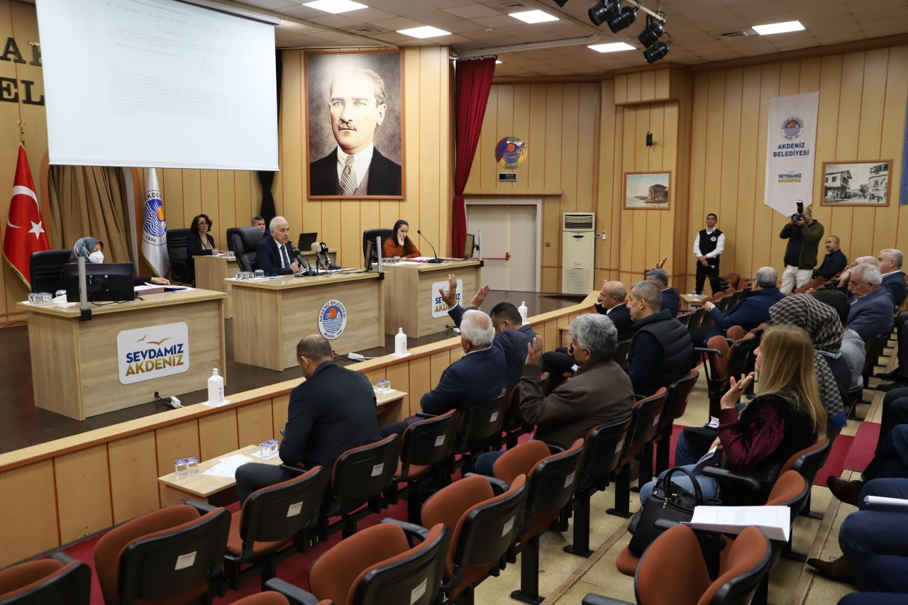 Akdeniz Belediye Başkanı Gültak; geçmiş yönetim dönemlerinde kentsel dönüşüm projelerini