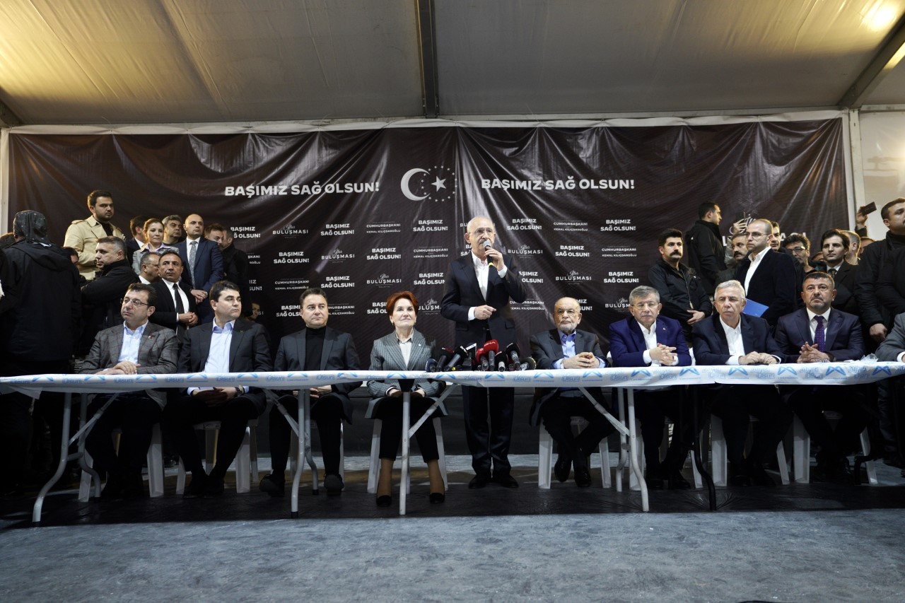 Mersin Büyükşehir Belediyesi Kahramanmaraş merkezli depremlerin ardından büyük yıkımların olduğu