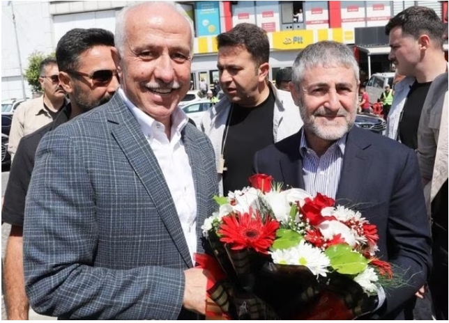 Seçim çalışmaları için Mersin’de bulunan Hazine Maliye Bakanı ve AK