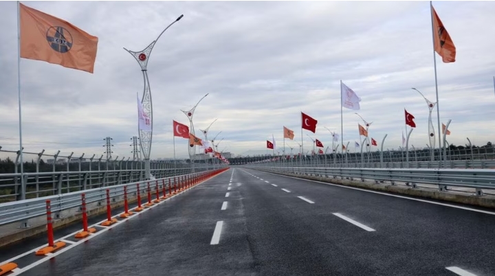 Ulaştırma ve Altyapı Bakanı Adil Karaismailoğlu, bugün açılışı yapılacak Adana