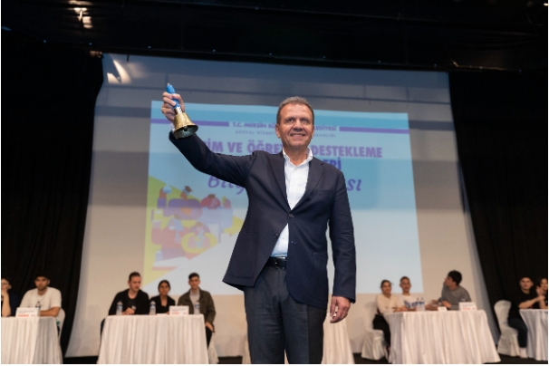 Mersin Büyükşehir Belediye Başkanı Vahap Seçer, Büyükşehir Belediyesi Eğitim ve