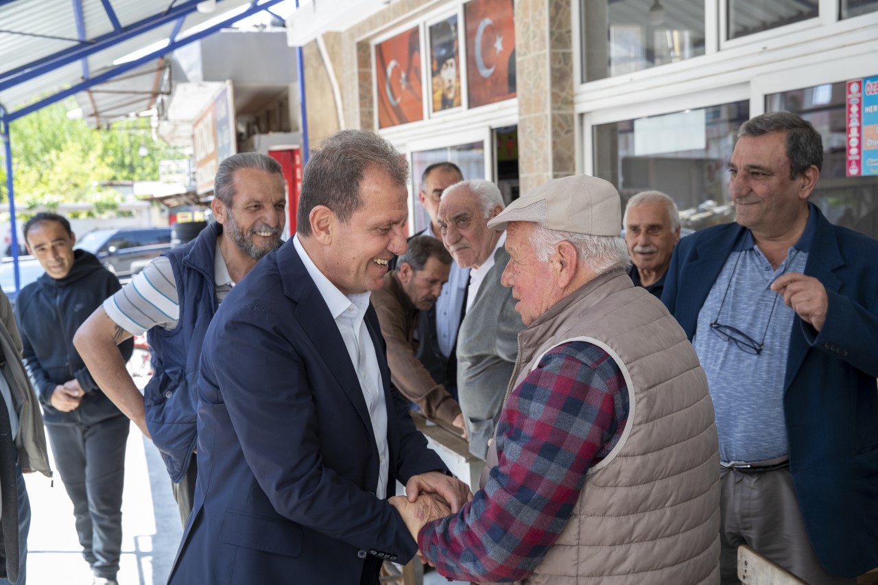 Başkan Vahap Seçer, Ramazan Bayramı’nın son gününde Tarsus’ta vatandaşlarla bir