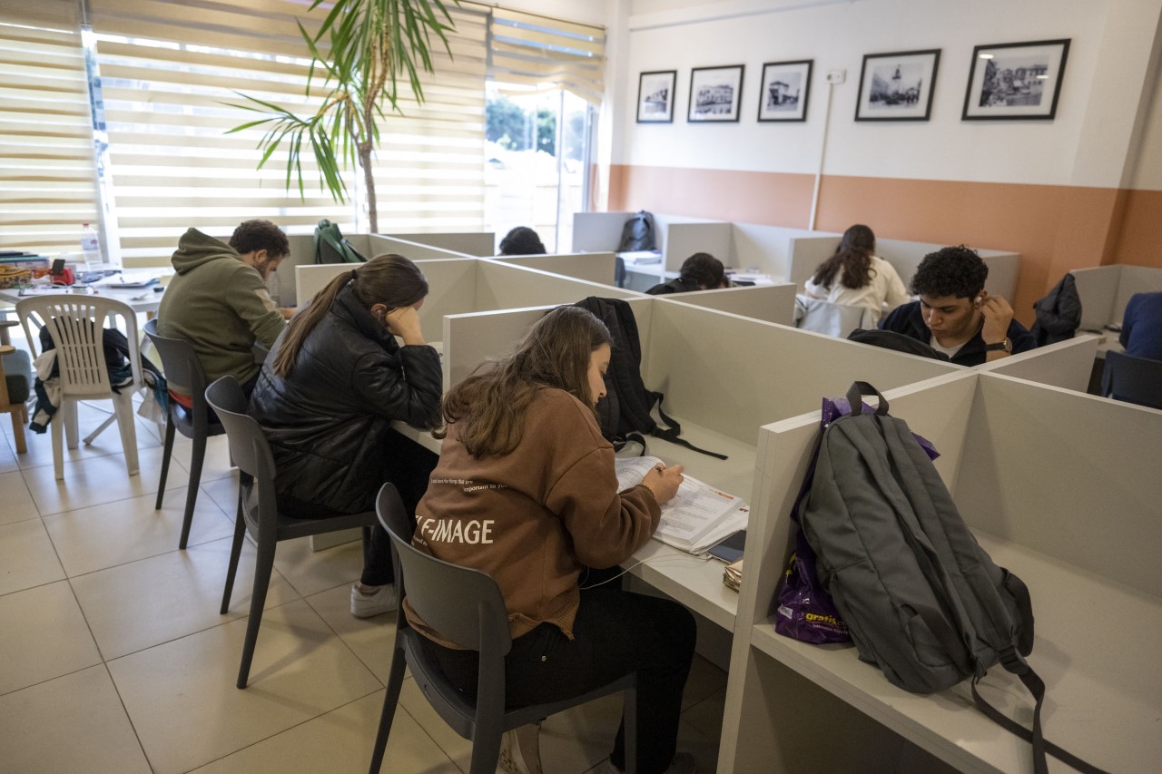 OKUMA SALONLARI GENÇLERİN GÖZDE MEKANI OLDU  “AMACIMIZ 7/24 GENÇLERİMİZİN YANINDA