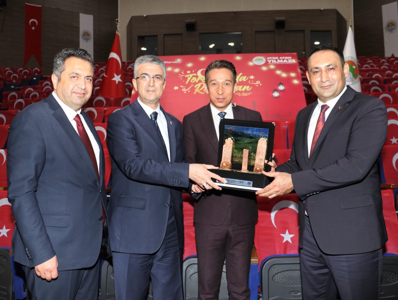 TOROSLAR’DA, “BEREKET SOFRASINDA GÖNÜL BİRLİĞİ” BULUŞMASI   Toroslar Belediye Başkanı