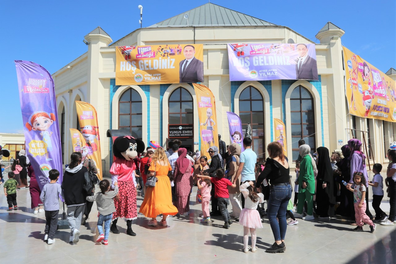 Mersin’in merkez ilçesi Toroslar Belediyesinin, çocukların ara tatilini ve bayramı