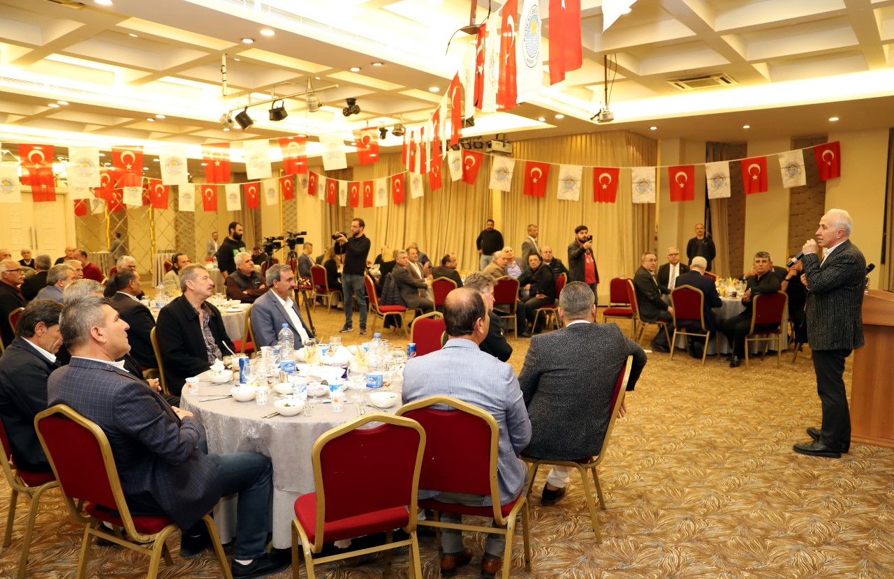 Başkan Gültak, mahalle muhtarlarıyla iftar programında bir araya geldi Akdeniz