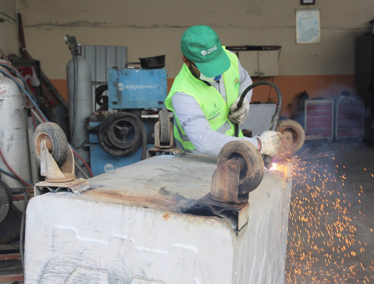 GERİ DÖNÜŞEN ÇÖP KONTEYNERLERİNDE “SIFIR ATIK” MODELİ Sıfır Atık şehri