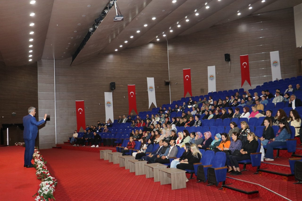 Toroslar Belediyesinin, personelin kişisel gelişim ve iş motivasyonunu artırma amacıyla