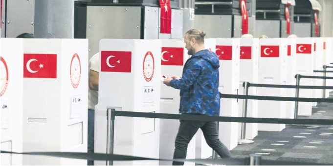 AK Parti Yüksek Seçim Kurulu Temsilci(YSK) Recep Özel, “Yurt dışında