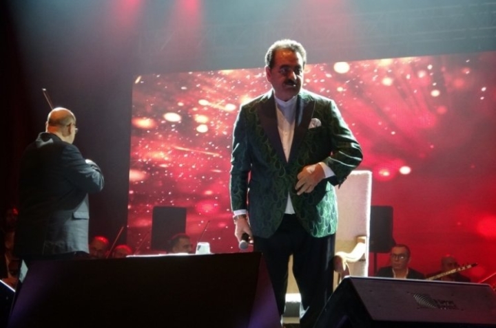 Ünlü sanatçı İbrahim Tatlıses, ‘Güneydoğu Buluşması’ etkinliği dolayısıyla sahne aldığı